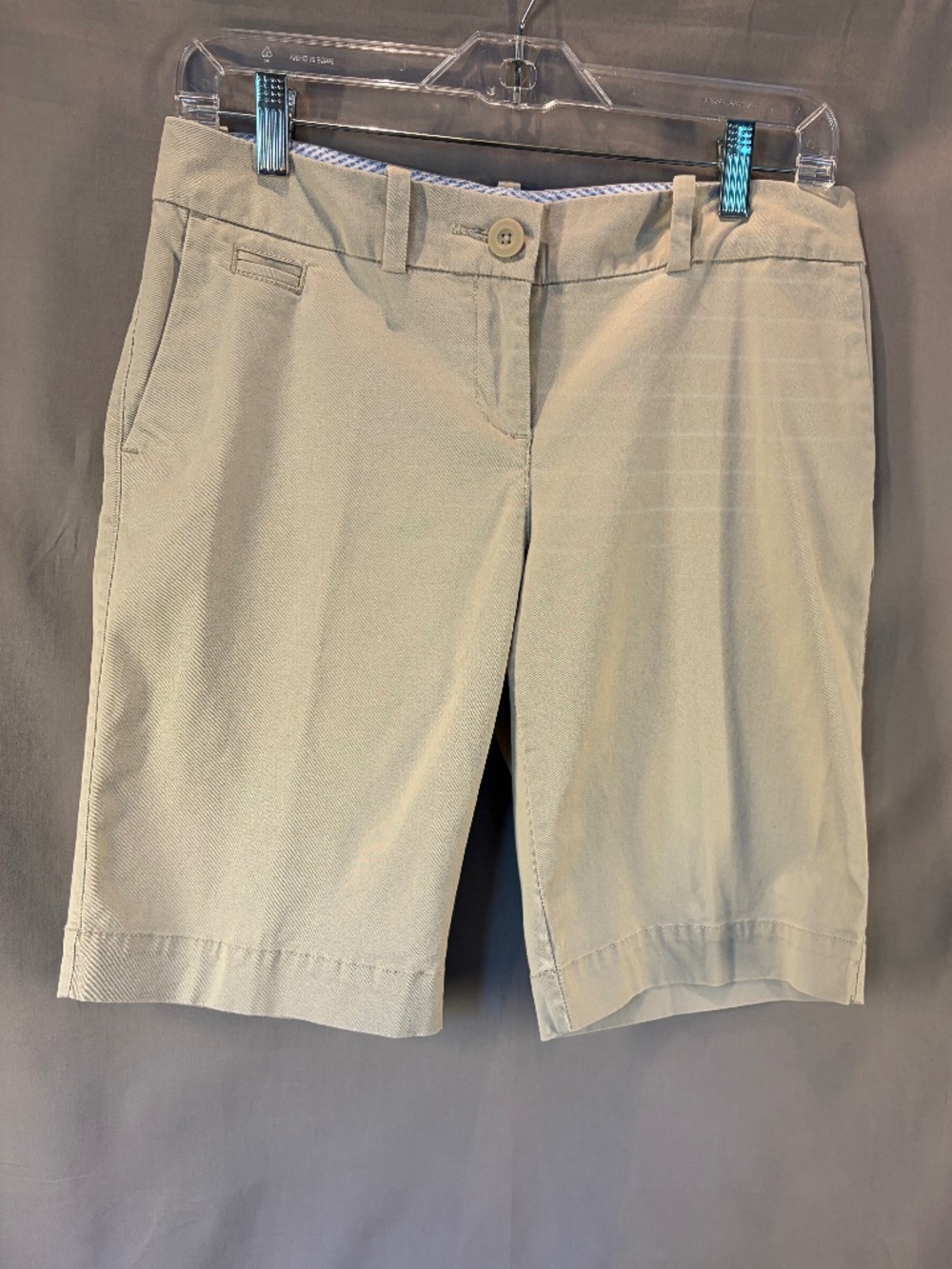 Tommy Hilfiger Bermuda Shorts, color Khaki - Size 4 (Nw/oT)